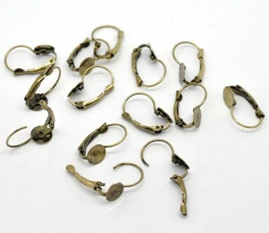 50 Brisuren mit Klebefläche , Ohrringe, Klappbrisuren, bronze, Klebefläche 8mm